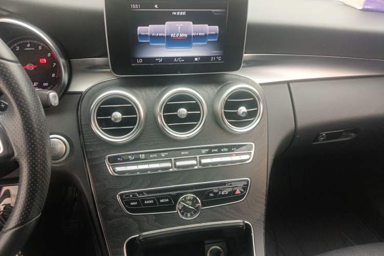 Used Mercedes-Benz C-Class 2017 Facelift C 200 Station Wagon Audio And AC Panel