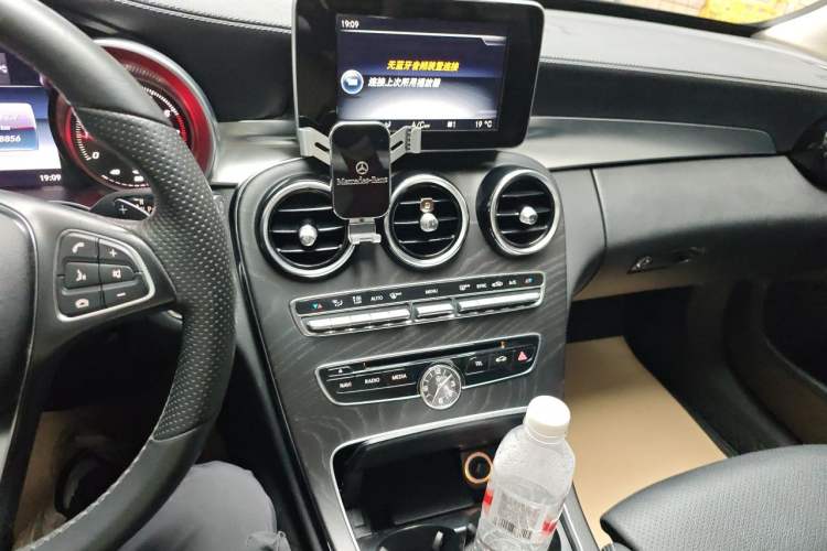 Used Mercedes-Benz C-Class 2017 C 200 L Sport Edition Audio And AC Panel