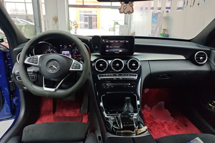 Used Mercedes-Benz C-Class 2017 Restyled C 200 Sport Edition Center Console