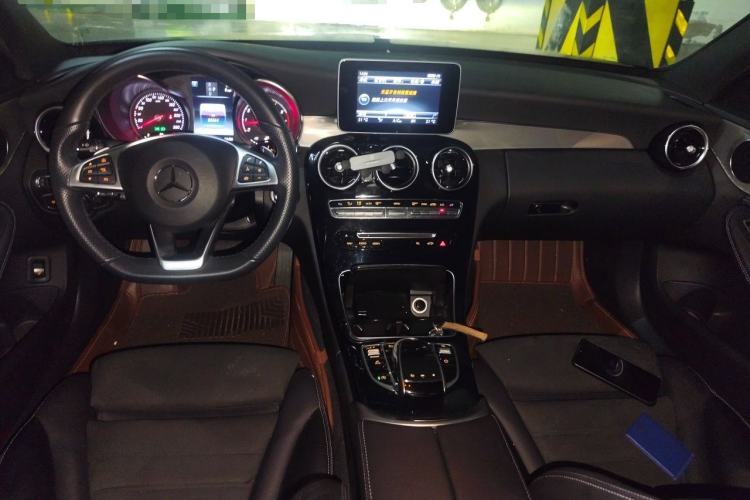 Used Mercedes-Benz C-Class 2017 Restyled C 200 Sport Edition Center Console