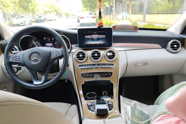 Used Mercedes-Benz C-Class 2017 C 300 L Center Console