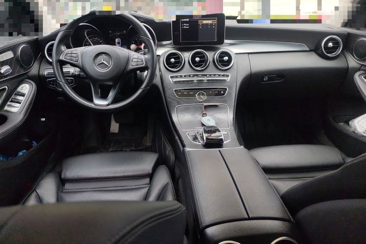 Used Mercedes-Benz C-Class 2017 Facelift C 200 L Sport Edition Center Console