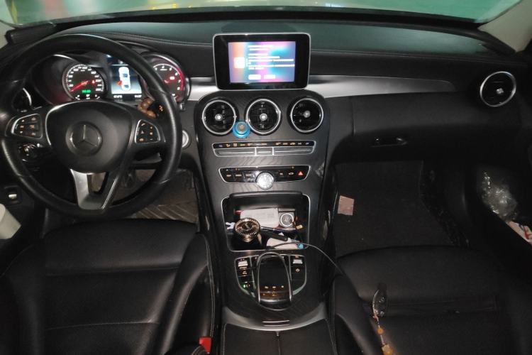Used Mercedes-Benz C-Class 2017 Facelift C 200 L Sport Edition Center Console