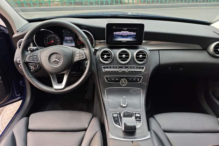 Used Mercedes-Benz C-Class 2017 C 200 station wagon Center Console