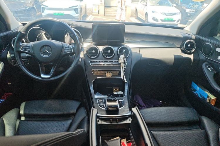 Used Mercedes-Benz C-Class 2017 Facelift C 200 L Sport Edition Center Console