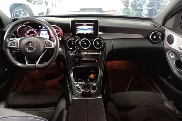 Used Mercedes-Benz C-Class 2017 Restyled C 200 Sport Edition Center Console
