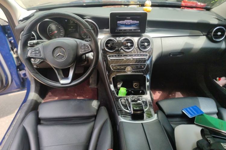 Used Mercedes-Benz C-Class 2017 Facelift C 200 L Sport Edition Center Console