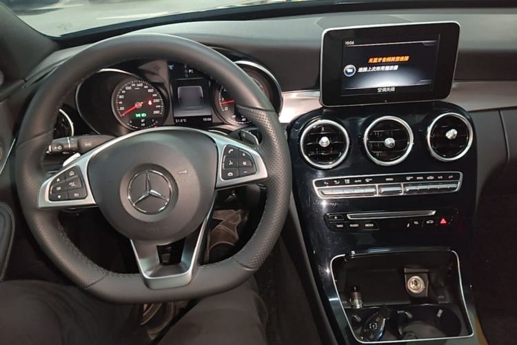 Used Mercedes-Benz C-Class 2017 Restyled C 200 Sport Edition Center Console