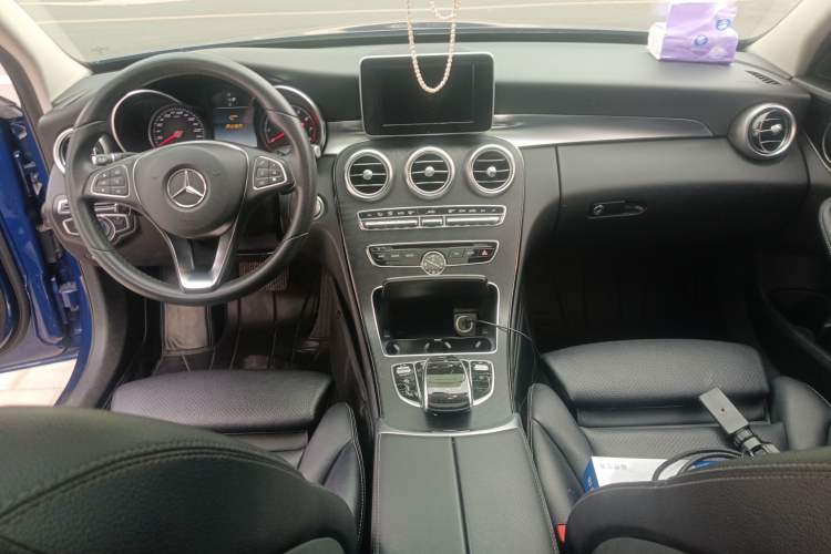 Used Mercedes-Benz C-Class 2017 Facelift C 200 Station Wagon Center Console