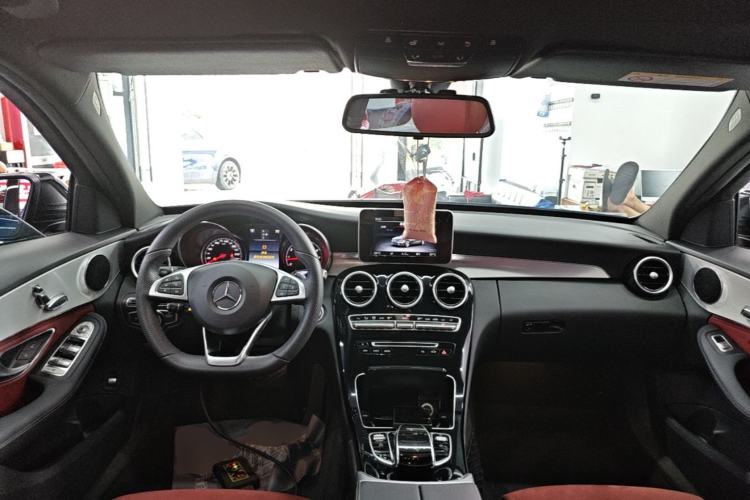 Used Mercedes-Benz C-Class 2017 Restyled C 200 Sport Edition Center Console