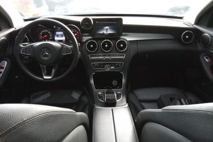 Used Mercedes-Benz C-Class 2017 C 200 L Sport Edition Center Console