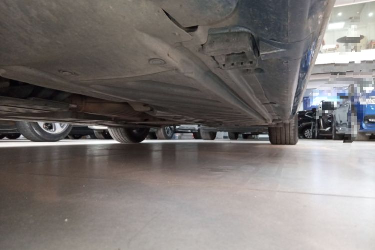 Used Mercedes-Benz C-Class 2017 C 200 L Sport Edition Chassis Front Left