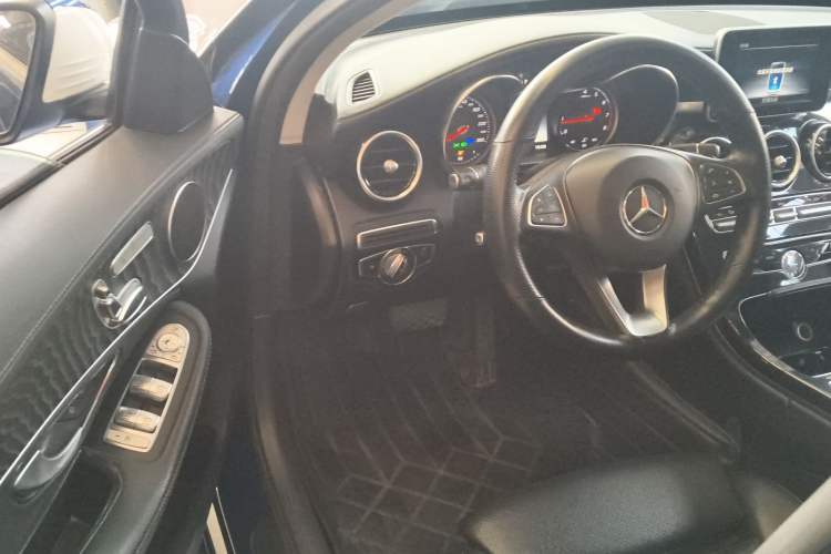 Used Mercedes-Benz C-Class 2017 Facelift C 200 L Sport Edition Driver Seat