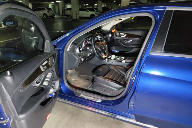 Used Mercedes-Benz C-Class 2017 Facelift C 200 L 4MATIC Driver Seat