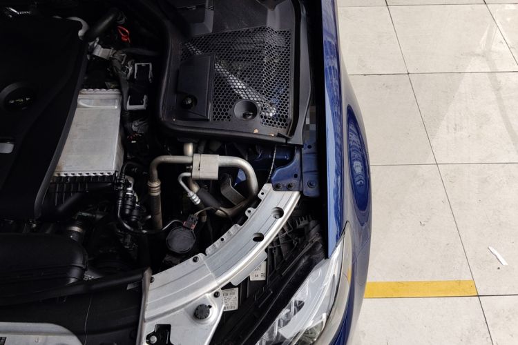 Used Mercedes-Benz C-Class 2017 Restyled C 180 L Fashion Edition Sport Version Engine Bay Left