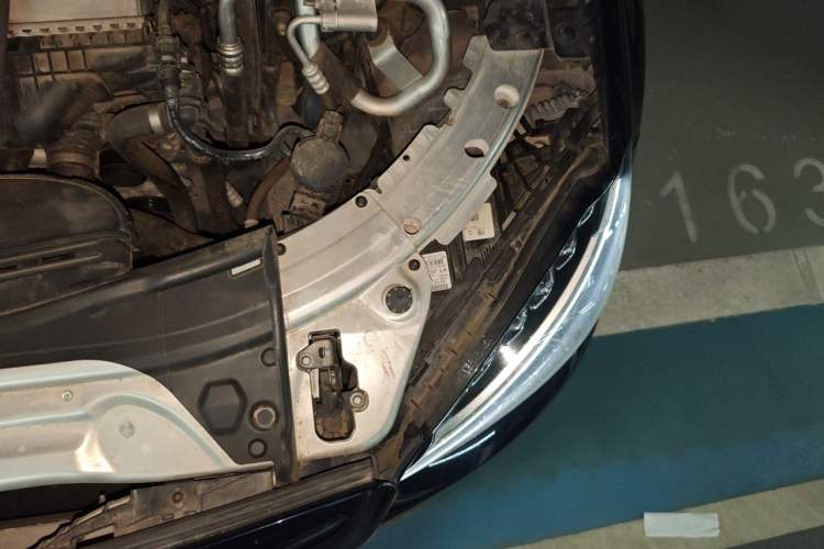 Used Mercedes-Benz C-Class 2017 Facelift C 200 Station Wagon Engine Bay Left