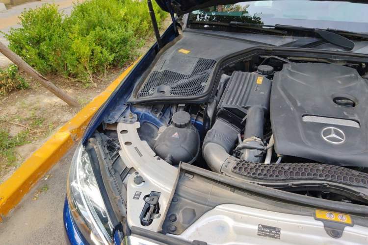 Used Mercedes-Benz C-Class 2017 C 300 L Engine Bay Right