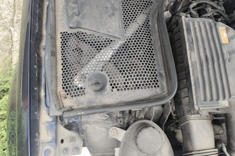 Used Mercedes-Benz C-Class 2017 C 200 L Sport Edition Engine Bay Right