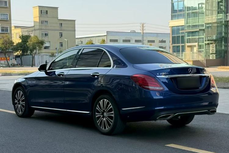 Used Mercedes-Benz C-Class 2017 Facelift C 200 L Exterior 12
