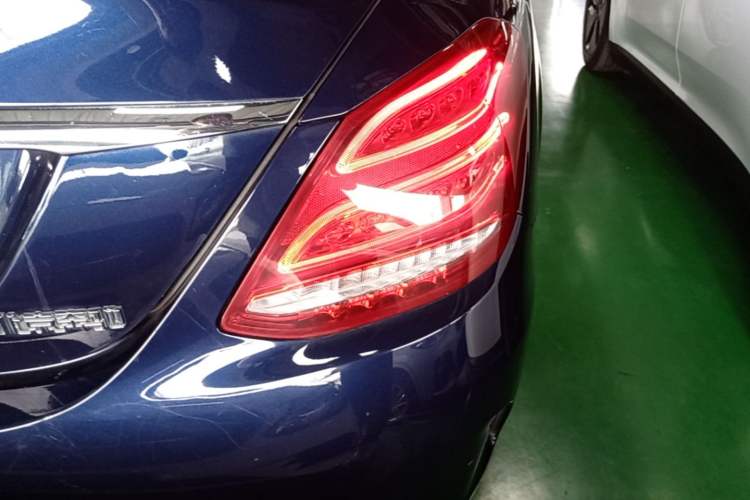 Used Mercedes-Benz C-Class 2017 Facelift C 200 L Sport Edition Exterior 3