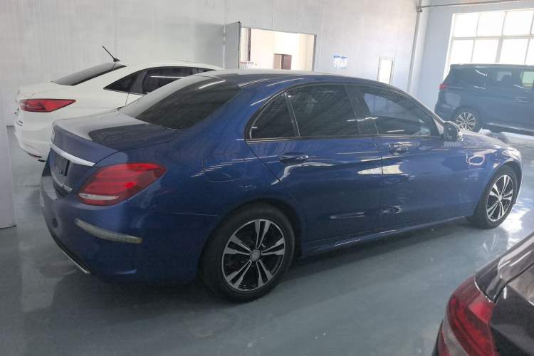 Used Mercedes-Benz C-Class 2017 C 200 Sport Edition Exterior 4