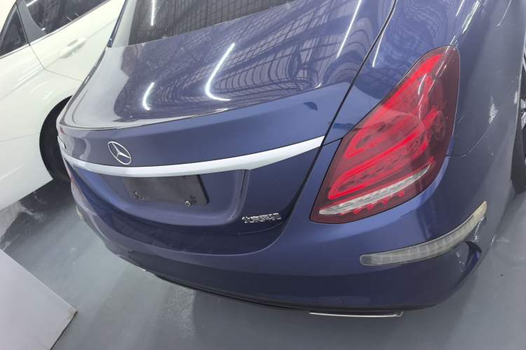 Used Mercedes-Benz C-Class 2017 C 200 Sport Edition Exterior 5
