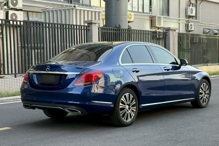 Used Mercedes-Benz C-Class 2017 Facelift C 200 L Exterior 9