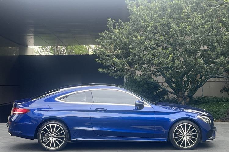 Used Mercedes-Benz C-Class 2017 C 200 4MATIC Coupe Exterior 9