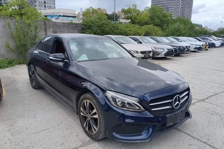 Used Mercedes-Benz C-Class 2017 Restyled C 200 Sport Edition Front Right 45 Deg