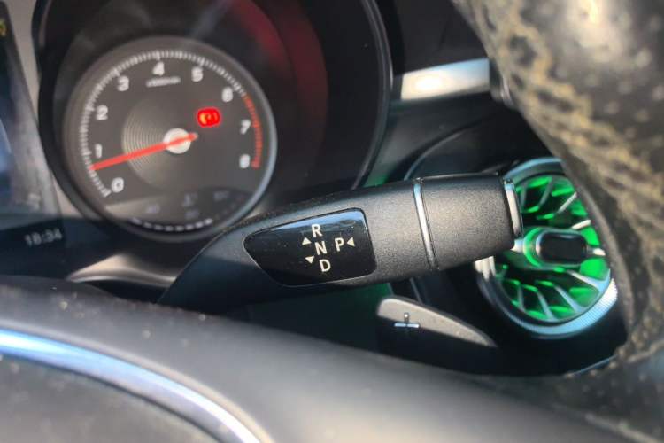 Used Mercedes-Benz C-Class 2017 Facelift C 200 L Sport Edition Gear Lever