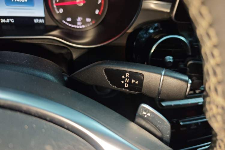 Used Mercedes-Benz C-Class 2017 Restyled C 200 Sport Edition Gear Lever