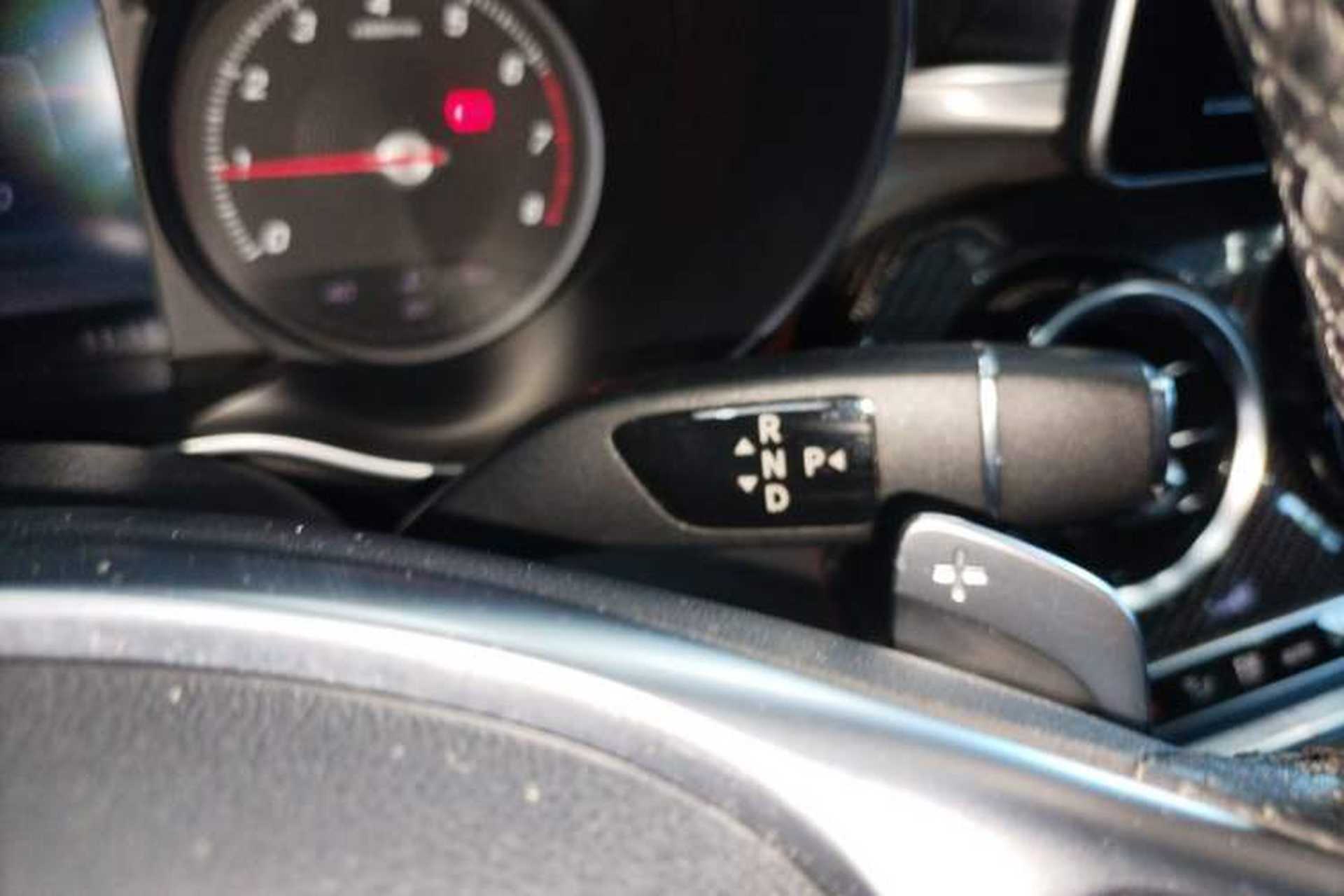 Used Mercedes-Benz C-Class 2017 C 200 Sport Edition Gear Lever