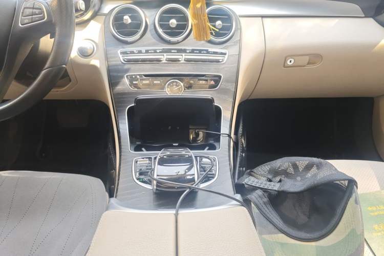 Used Mercedes-Benz C-Class 2017 Facelift C 200 L Sport Edition Gear Lever