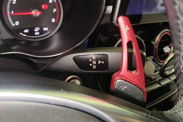 Used Mercedes-Benz C-Class 2017 Restyled C 200 Sport Edition Gear Lever