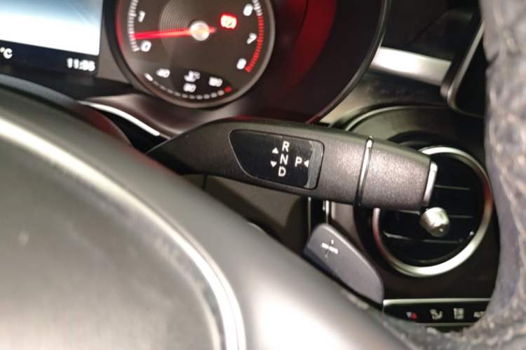 Used Mercedes-Benz C-Class 2017 Facelift C 200 L Sport Edition Gear Lever