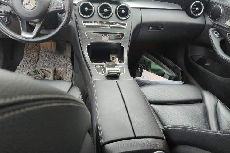 Used Mercedes-Benz C-Class 2017 C 180 L Sport Edition Gear Lever