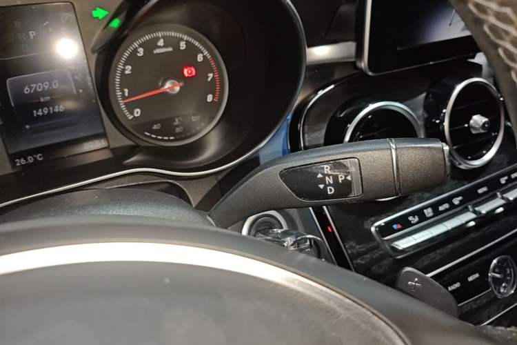 Used Mercedes-Benz C-Class 2017 Facelift C 200 L Sport Edition Gear Lever