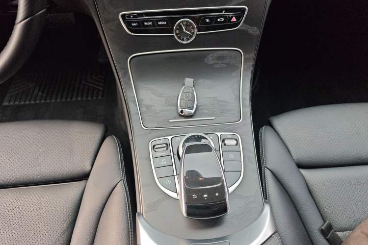 Used Mercedes-Benz C-Class 2017 C 200 station wagon Gear Lever