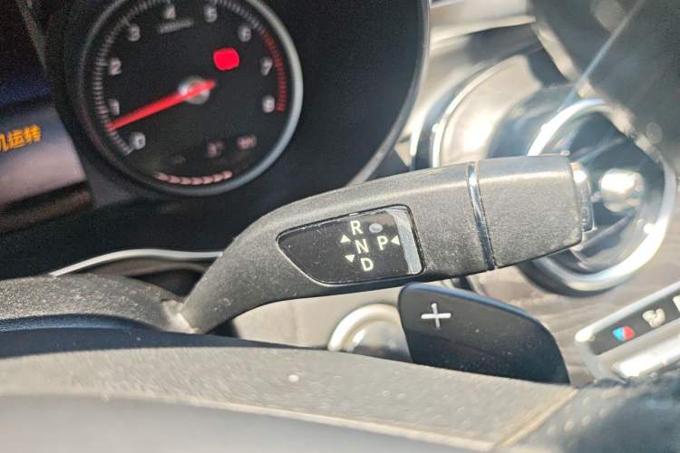 Used Mercedes-Benz C-Class 2017 Facelift C 200 L Sport Edition Gear Lever