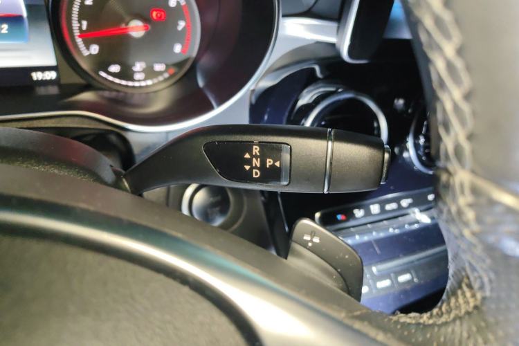 Used Mercedes-Benz C-Class 2017 Restyled C 200 Sport Edition Gear Lever