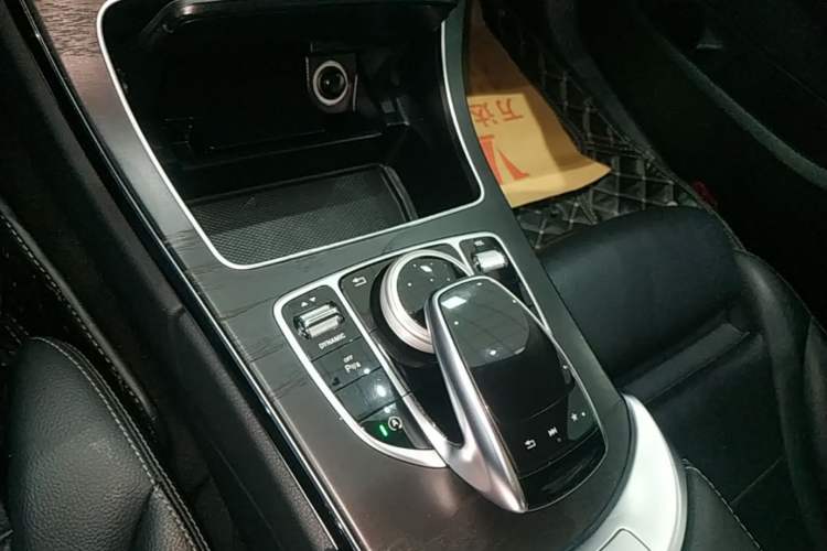 Used Mercedes-Benz C-Class 2017 Facelift C 200 L Sport Edition Gear Lever