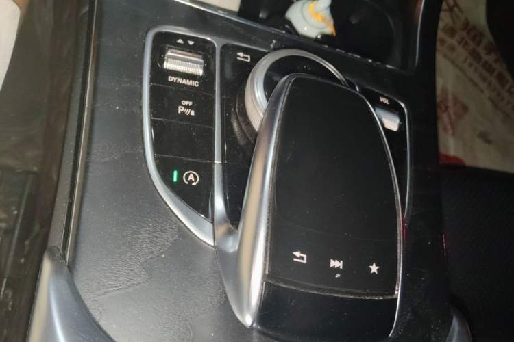 Used Mercedes-Benz C-Class 2017 Facelift C 200 L Sport Edition Gear Lever