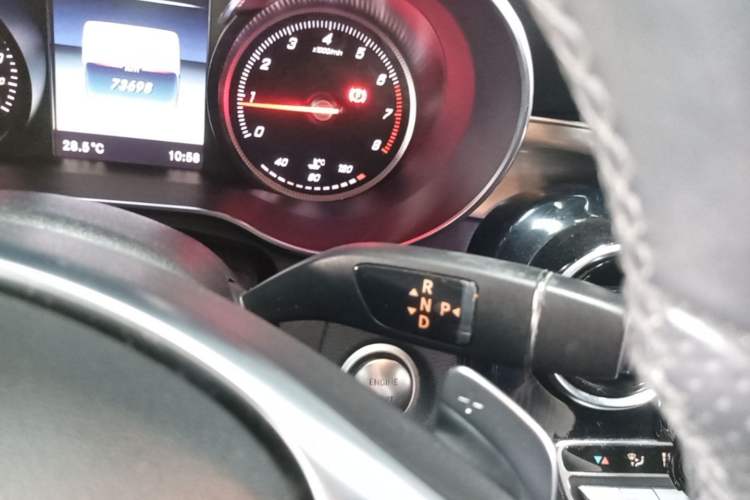 Used Mercedes-Benz C-Class 2017 Restyled C 200 Sport Edition Gear Lever
