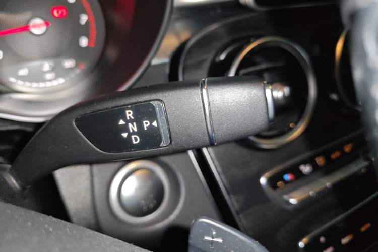 Used Mercedes-Benz C-Class 2017 Facelift C 200 L Sport Edition Gear Lever