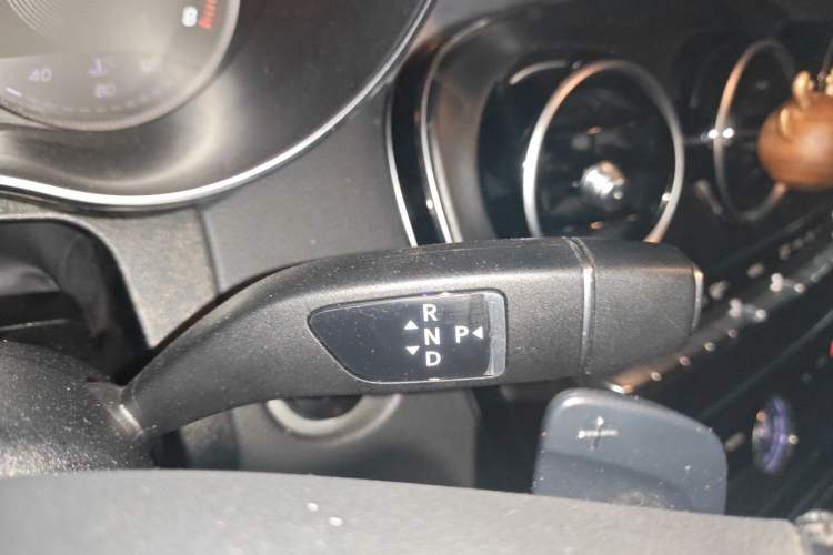 Used Mercedes-Benz C-Class 2017 Restyled C 180 L Fashion Edition Sport Version Gear Lever