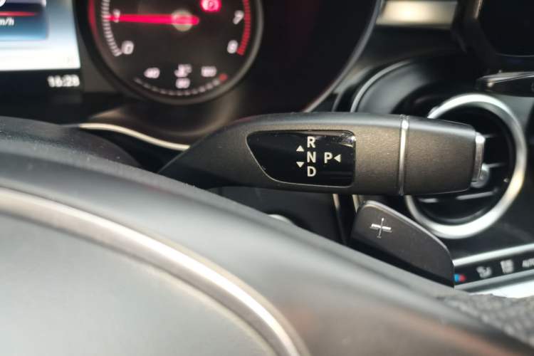 Used Mercedes-Benz C-Class 2017 C 180 L Sport Edition Gear Lever