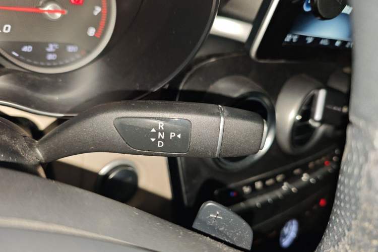 Used Mercedes-Benz C-Class 2017 Facelift C 200 Station Wagon Gear Lever