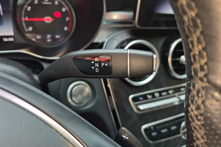 Used Mercedes-Benz C-Class 2017 Revised C 180 L Dynamic Sports Edition Gear Lever