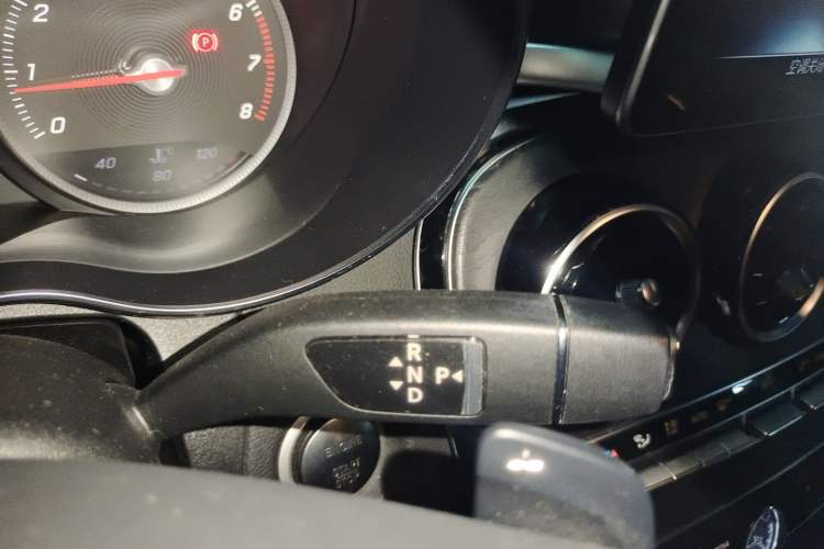 Used Mercedes-Benz C-Class 2017 Restyled C 180 L Fashion Edition Sport Version Gear Lever