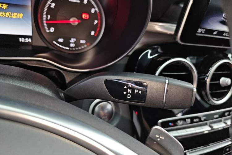 Used Mercedes-Benz C-Class 2017 Restyled C 200 Sport Edition Gear Lever